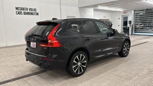 2023 Volvo XC60 B5 Plus Dark Theme