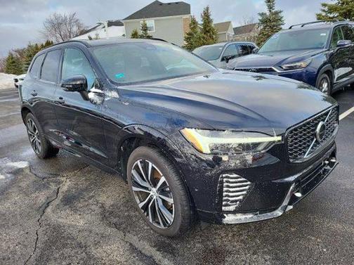 2023 Volvo XC60 B5 Plus Dark Theme