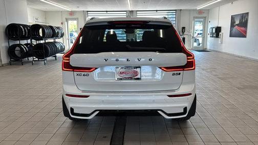 2026 Volvo XC60 B5 Ultra Black Edition
