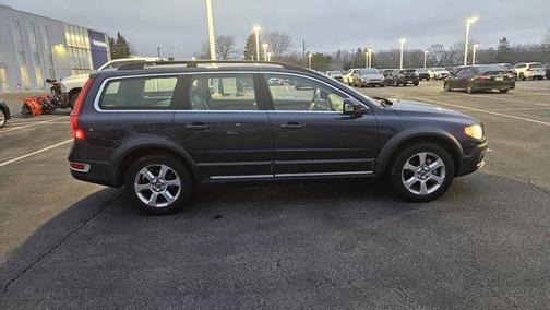Caspian Blue Metallic 2010 Volvo XC70 3.2