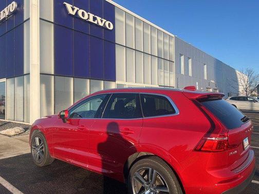 2018 Volvo XC60 T5 Momentum