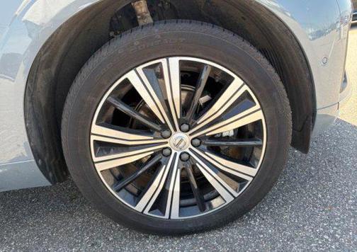 Thunder Grey Metallic 2023 Volvo XC60 B5 Plus Bright Theme
