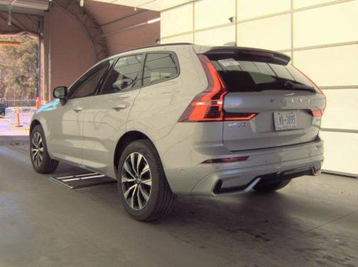 Silver Dawn Metallic 2025 Volvo XC60 B5 Plus