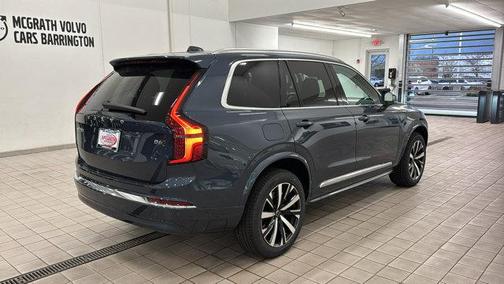 2025 Volvo XC90 B6 Core