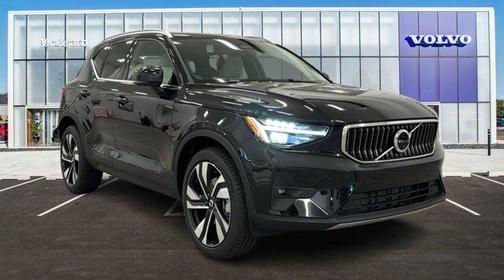 2025 Volvo XC40 Plus Bright Theme