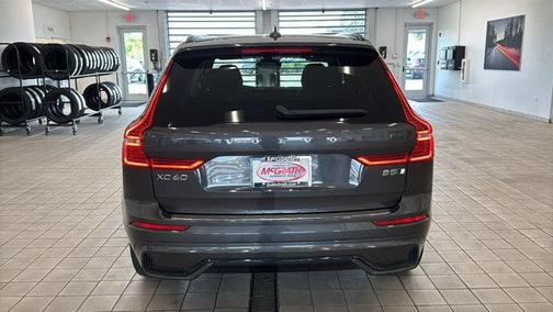 Platinum Grey Metallic 2023 Volvo XC60 B5 Plus Dark Theme