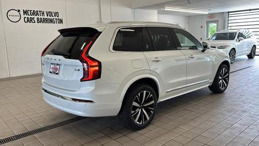 2025 Volvo XC90 B6 Core