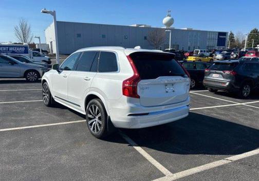 Crystal White Metallic 2025 Volvo XC90 B6 Plus 7-Seater