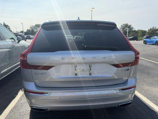 Bright Silver Metallic 2019 Volvo XC60 T5 Inscription
