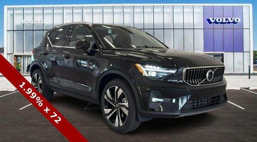 2025 Volvo XC40 B5 Ultra Bright Theme