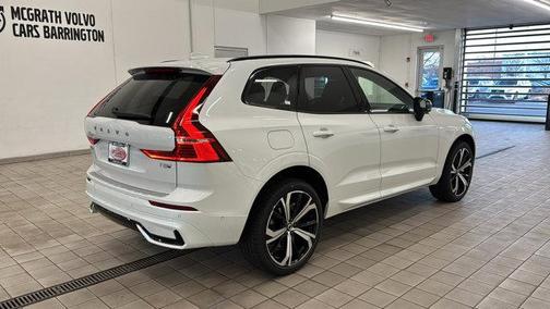 2025 Volvo XC60 Plug-In Hybrid T8 Ultra