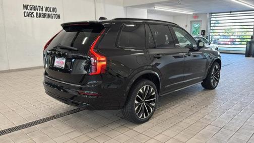 2026 Volvo XC90 B6 Ultra Dark Theme 6-Seater