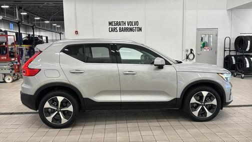 Silver Dawn Metallic 2025 Volvo XC40 B5 Plus Bright Theme