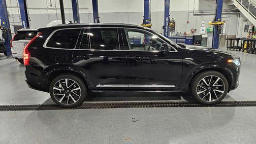 2023 Volvo XC90 B5 Plus