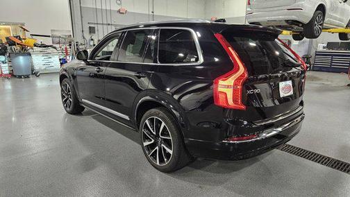2023 Volvo XC90 B5 Plus