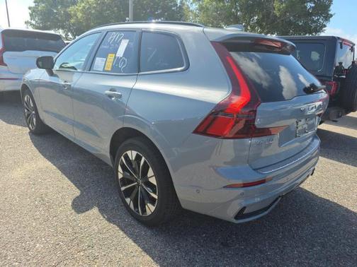 Vapour Grey Metallic 2026 Volvo XC60 B5 Plus