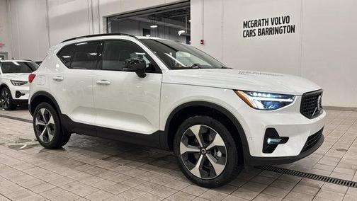 2026 Volvo XC40 B4 Plus