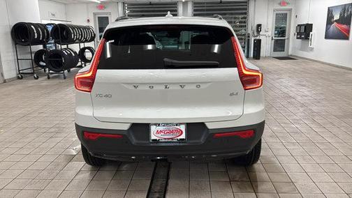 2026 Volvo XC40 B4 Plus