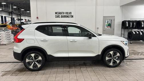 2026 Volvo XC40 B4 Plus