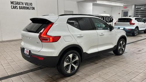 2026 Volvo XC40 B4 Plus