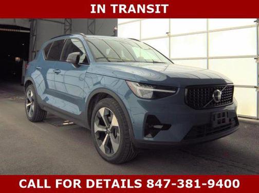 2025 Volvo XC40 B5 Plus Dark Theme