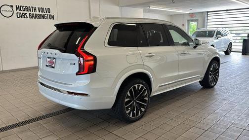 2025 Volvo XC90 B5 Plus 7-Seater