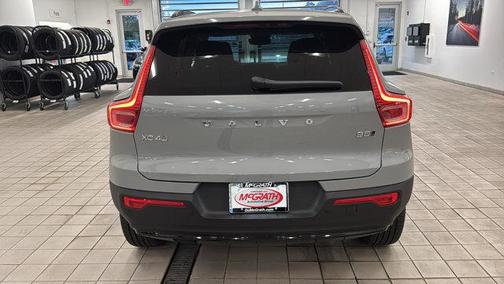 2026 Volvo XC40 B5 Plus