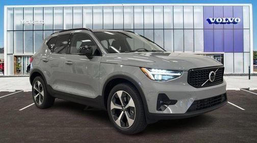 2026 Volvo XC40 B5 Plus