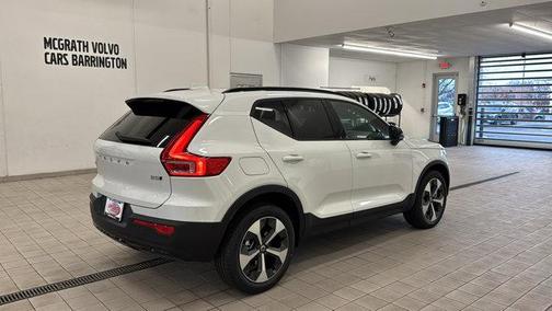 2026 Volvo XC40 B5 Plus