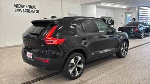 Onyx Black 2026 Volvo XC40 Plus, B5 AWD Gas (mild hybrid), Dark