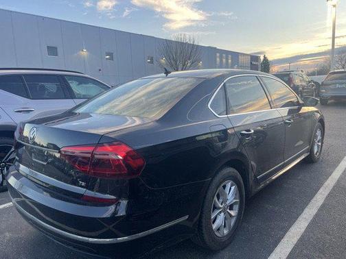 2017 Volkswagen Passat 1.8T S