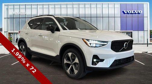2025 Volvo XC40 B5 Plus Dark Theme