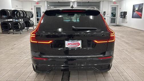 2026 Volvo XC60 B5 Ultra Black Edition
