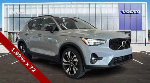 2025 Volvo XC40 B5 Plus Dark Theme