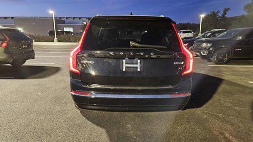 2023 Volvo XC90 B5 Plus