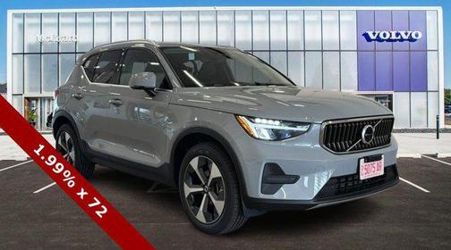2025 Volvo XC40 B5 Core Bright Theme