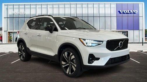 2026 Volvo XC40 B5 Ultra