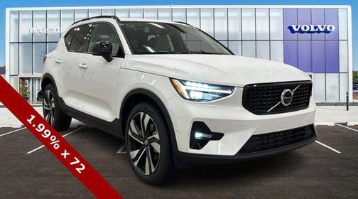 2025 Volvo XC40 B5 Plus Dark Theme