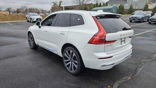 2023 Volvo XC60 B5 Ultimate Bright Theme