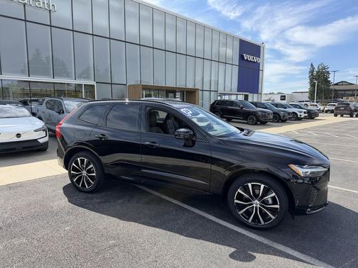 Onyx Black Metallic 2024 Volvo XC60 B5 Plus Dark Theme