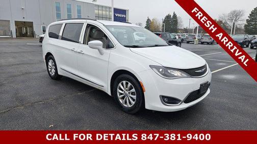 2017 Chrysler Pacifica Touring-L
