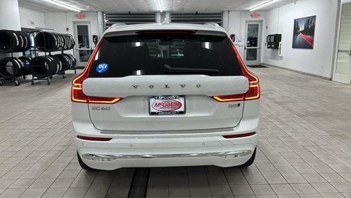 2023 Volvo XC60 B5 Ultimate Bright Theme