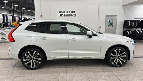 2023 Volvo XC60 B5 Ultimate Bright Theme