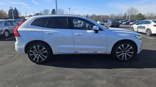 2023 Volvo XC60 B5 Ultimate Bright Theme