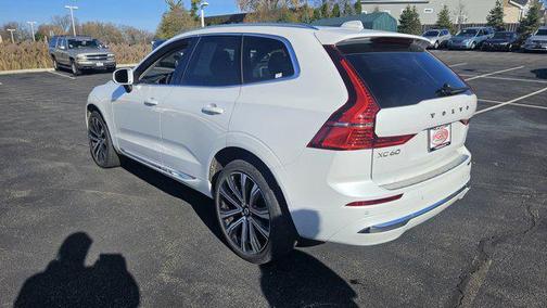 2023 Volvo XC60 B5 Ultimate Bright Theme