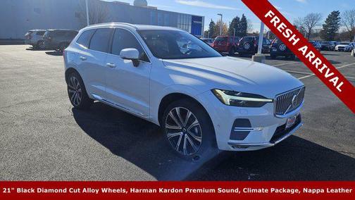 2023 Volvo XC60 B5 Ultimate Bright Theme