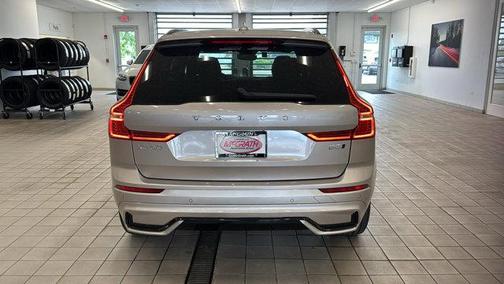 2025 Volvo XC60 B5 Ultra
