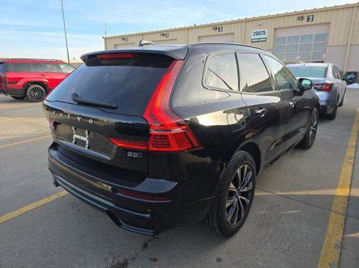 2025 Volvo XC60 B5 Core