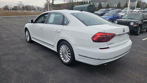 2017 Volkswagen Passat 1.8T SE