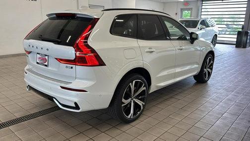 2025 Volvo XC60 B5 Ultra